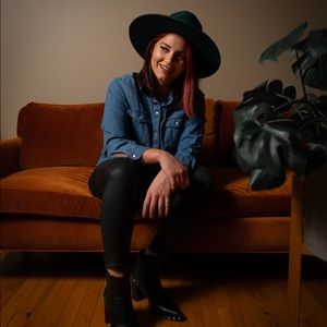 Meet your Posher, Mel ❤️